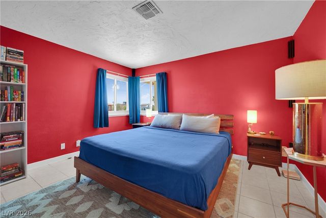 6862 Tiffollo Lane, Las Vegas, NV 89156