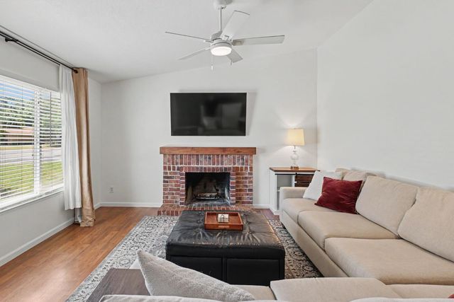6373 Navion Dr, Citrus Heights, CA 95621