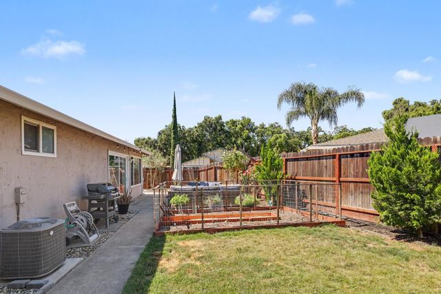 6373 Navion Dr, Citrus Heights, CA 95621