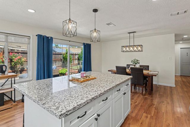 6373 Navion Dr, Citrus Heights, CA 95621