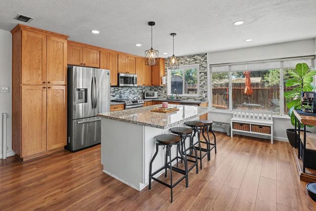 6373 Navion Dr, Citrus Heights, CA 95621