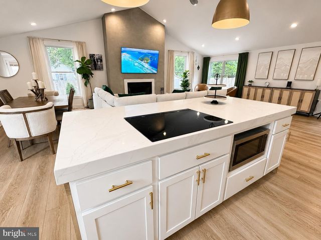 428 ROYAL BEACH RD, Pasadena, MD 21122