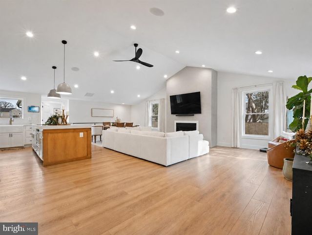 428 ROYAL BEACH RD, Pasadena, MD 21122