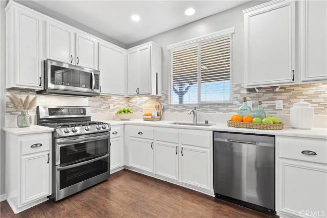 2430 Newberry Street, Rosamond, CA 93560
