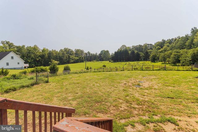 2 PADDOCK LN, Fredericksburg, VA 22406