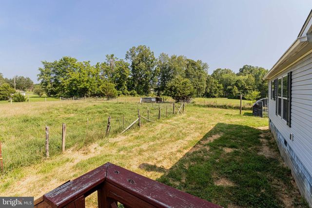 2 PADDOCK LN, Fredericksburg, VA 22406