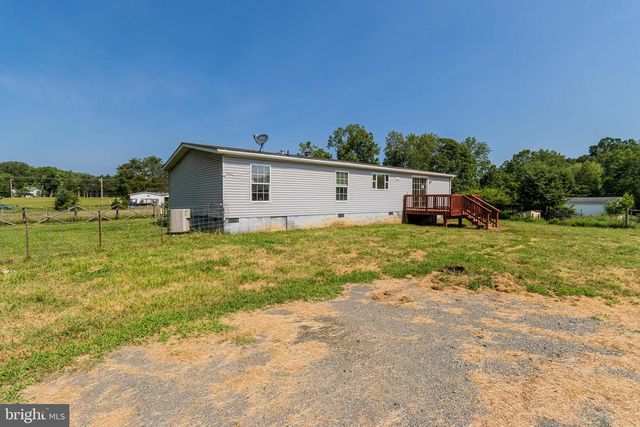 2 PADDOCK LN, Fredericksburg, VA 22406