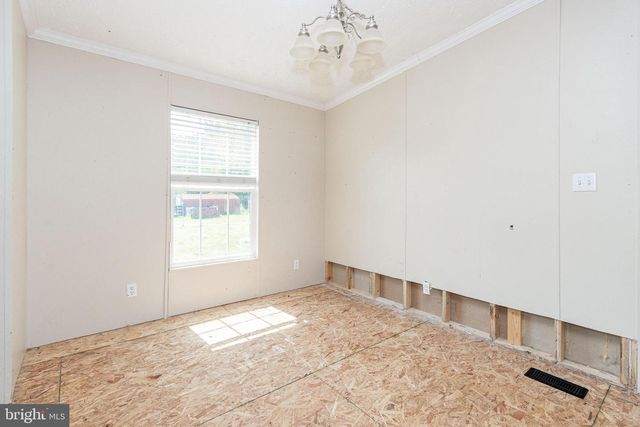 2 PADDOCK LN, Fredericksburg, VA 22406