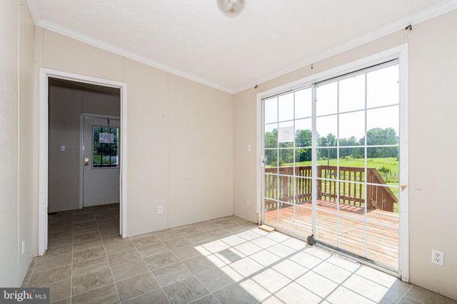 2 PADDOCK LN, Fredericksburg, VA 22406