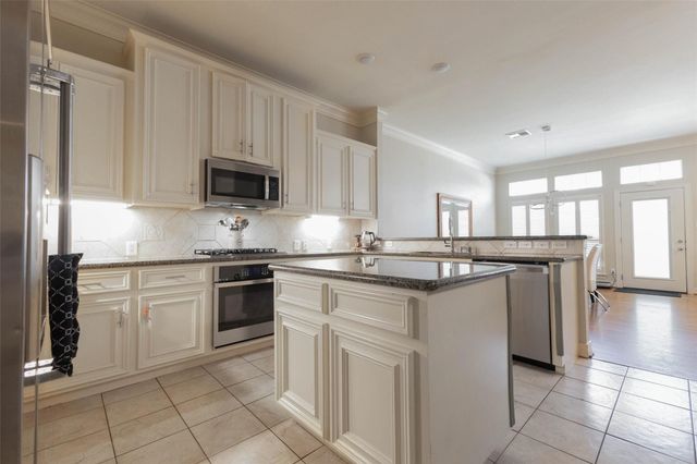 20 Stalynn Lane, Houston, TX 77027