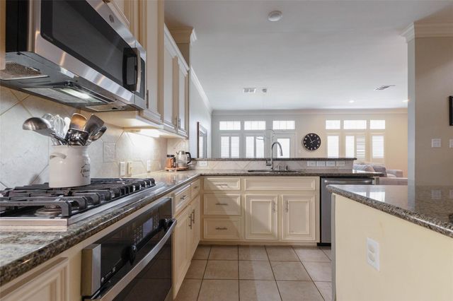 20 Stalynn Lane, Houston, TX 77027
