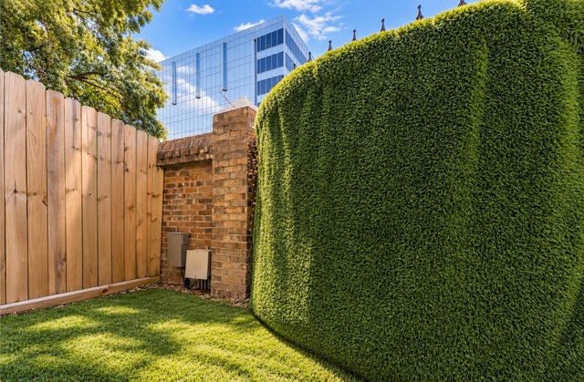 20 Stalynn Lane, Houston, TX 77027