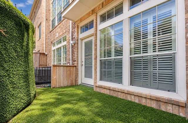 20 Stalynn Lane, Houston, TX 77027