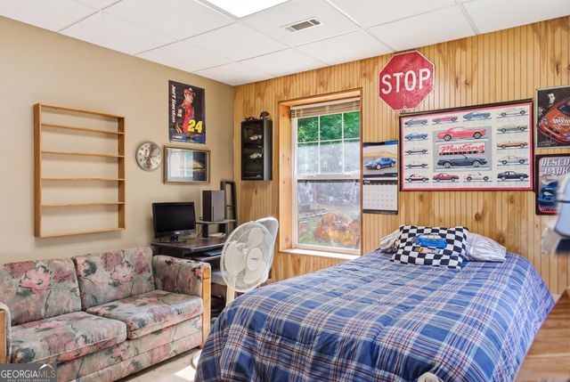 169 N Pinecrest Road, Toccoa, GA 30577