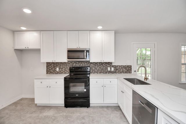 5010 Creekbend Drive, Houston, TX 77035