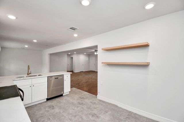 5010 Creekbend Drive, Houston, TX 77035