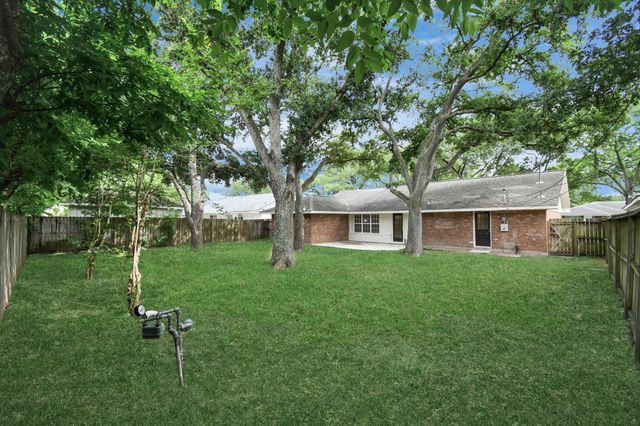 5010 Creekbend Drive, Houston, TX 77035