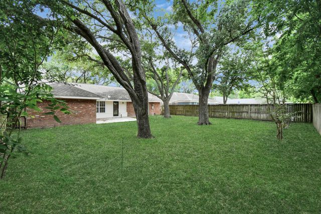 5010 Creekbend Drive, Houston, TX 77035