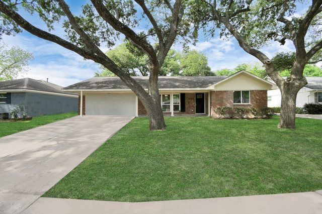 5010 Creekbend Drive, Houston, TX 77035