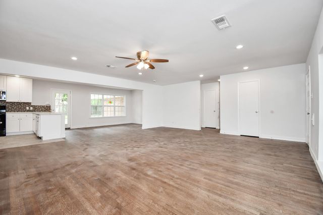 5010 Creekbend Drive, Houston, TX 77035