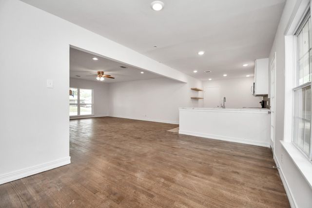 5010 Creekbend Drive, Houston, TX 77035