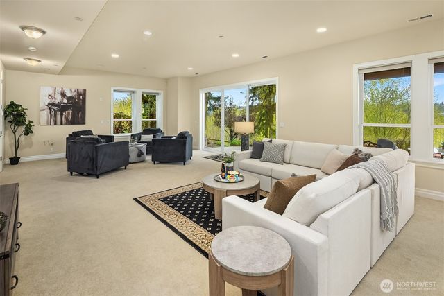 15335 NE 106th Court, Redmond, WA 98052
