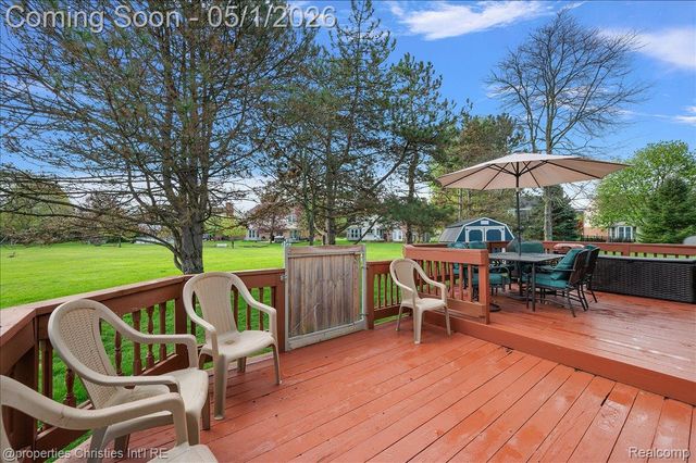 46481 E Oak Manor Court, Canton Charter Township, MI 48187