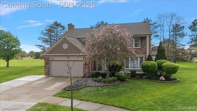 46481 E Oak Manor Court, Canton Charter Township, MI 48187