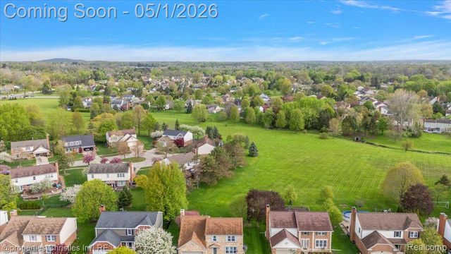 46481 E Oak Manor Court, Canton Charter Township, MI 48187