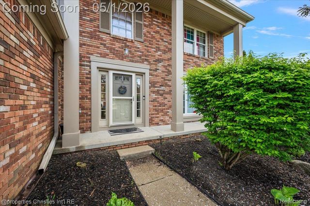 46481 E Oak Manor Court, Canton Charter Township, MI 48187