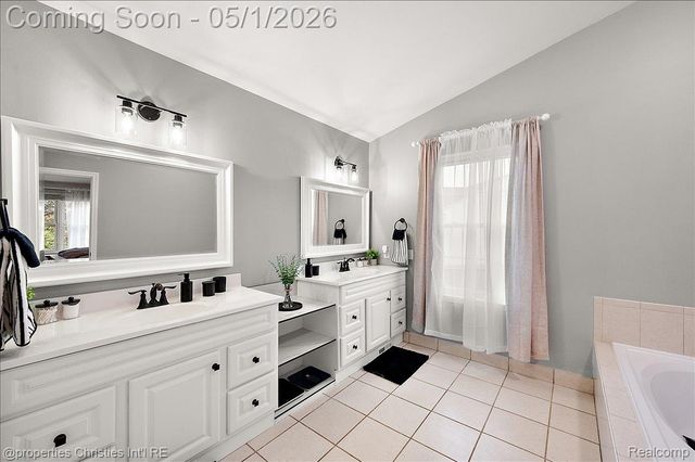 46481 E Oak Manor Court, Canton Charter Township, MI 48187