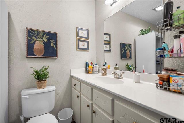 407 Briar Court, Overton, TX 75684