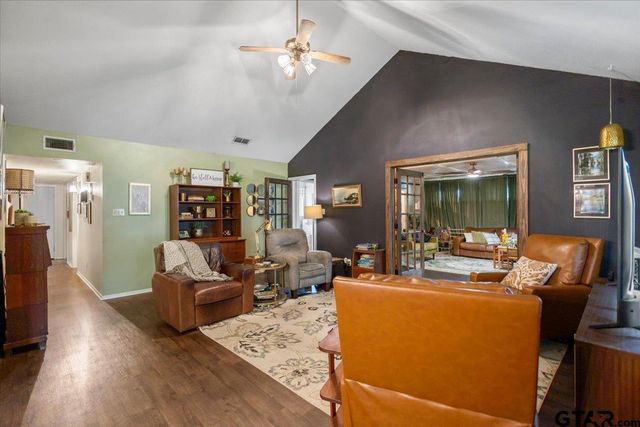 407 Briar Court, Overton, TX 75684
