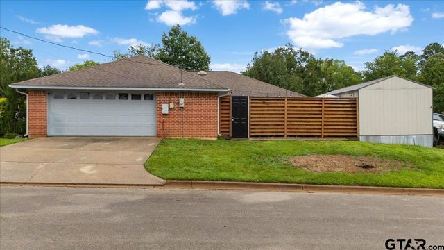 407 Briar Court, Overton, TX 75684