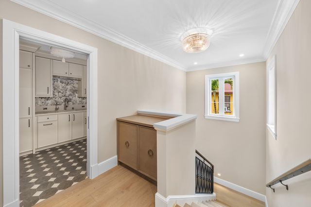 350 Seabreeze Avenue, Palm Beach, FL 33480