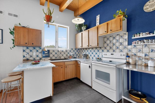 3 Gavilan Road, Santa Fe, NM 87508