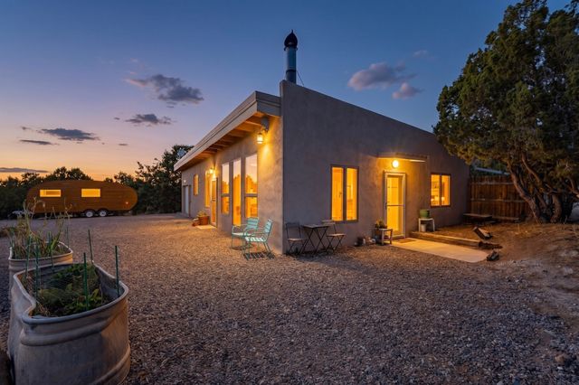 3 Gavilan Road, Santa Fe, NM 87508