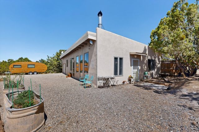3 Gavilan Road, Santa Fe, NM 87508