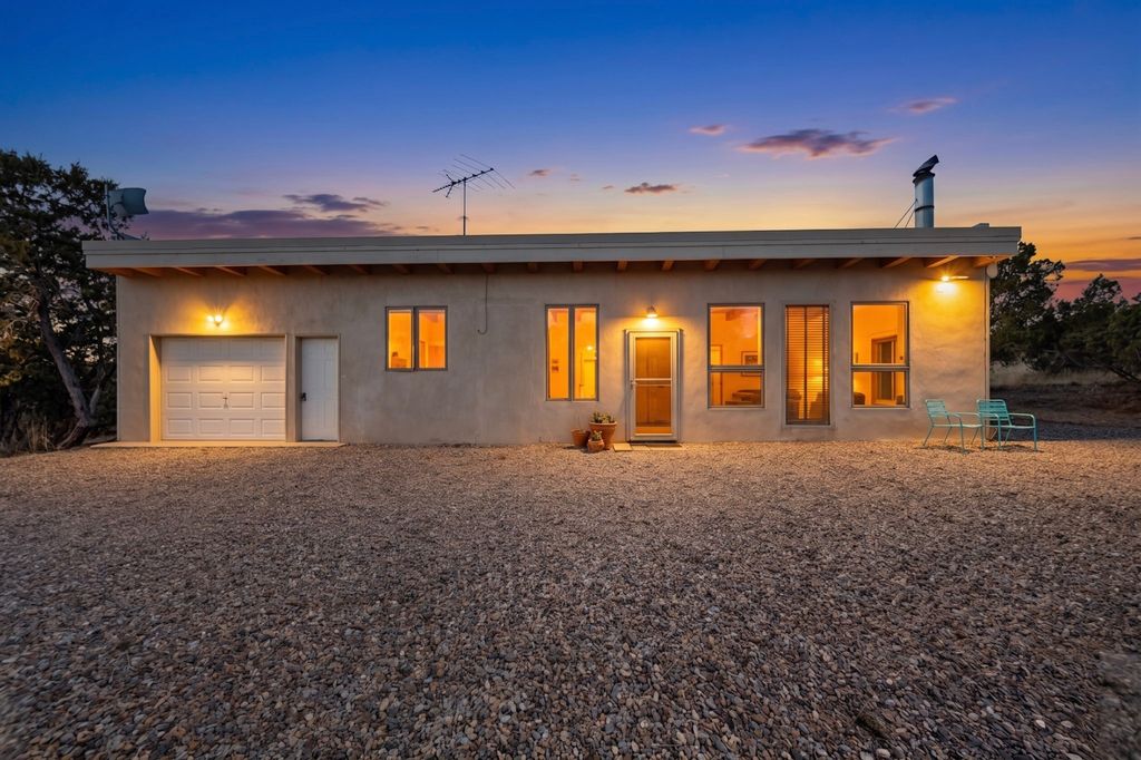 3 Gavilan Road, Santa Fe, NM 87508