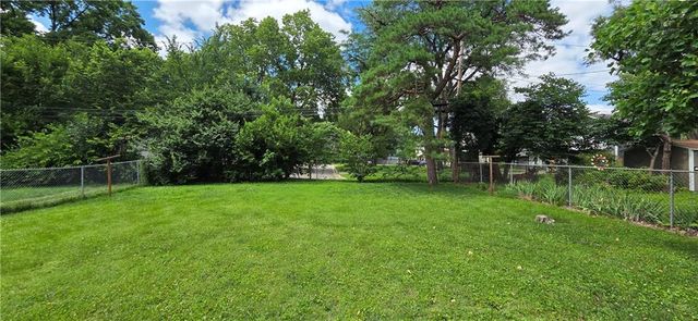 4202 W 53rd Terrace, Roeland Park, KS 66205