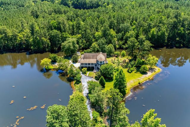 1124 Kingsburg Hwy., Johnsonville, SC 29555