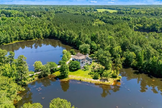 1124 Kingsburg Hwy., Johnsonville, SC 29555