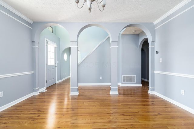 107 N Highview Boulevard, Pataskala, OH 43062