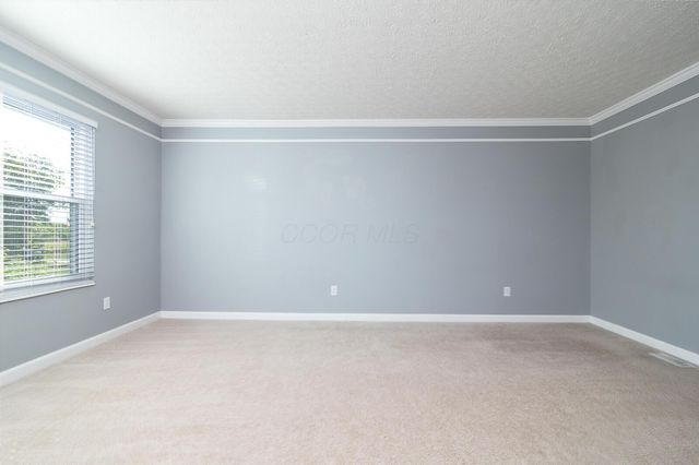 107 N Highview Boulevard, Pataskala, OH 43062