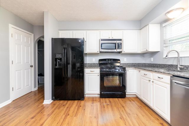 107 N Highview Boulevard, Pataskala, OH 43062