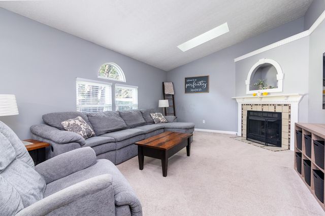 107 N Highview Boulevard, Pataskala, OH 43062