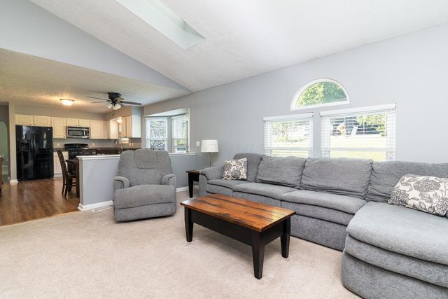 107 N Highview Boulevard, Pataskala, OH 43062