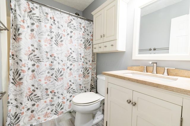 107 N Highview Boulevard, Pataskala, OH 43062