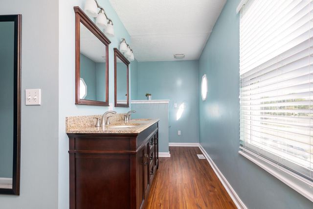 107 N Highview Boulevard, Pataskala, OH 43062