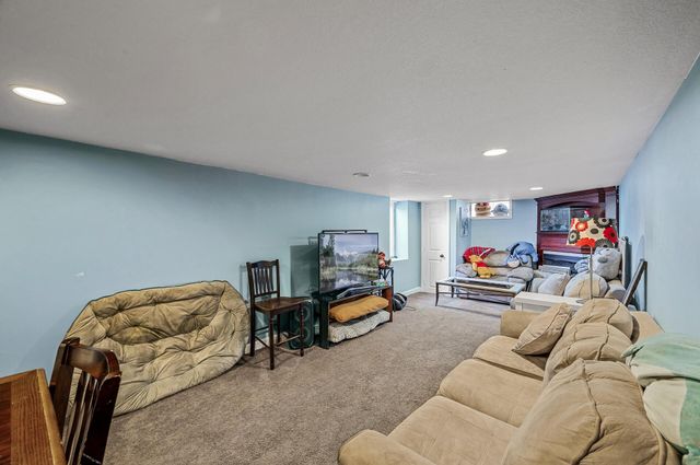 6764 W Broadway Avenue, Columbus, MN 55025